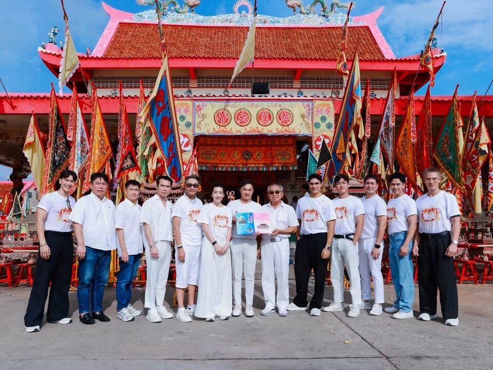 ร้านอาหารตู้กับข้าว ผัดหมี่ฮกเกี้ยนเจแจกประชาชน ณ ศาลเจ้าต่าวบู้เก๊ง ภูเก็ต