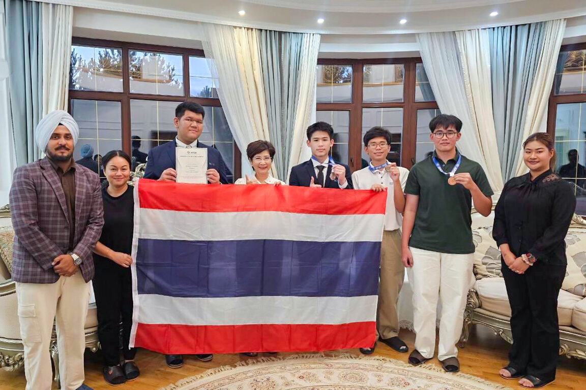 นักศึกษาทุนเต็มจำนวน 2 คน คว้าเหรียญโอลิมปิก AI ระดับเอเชีย-แปซิฟิก