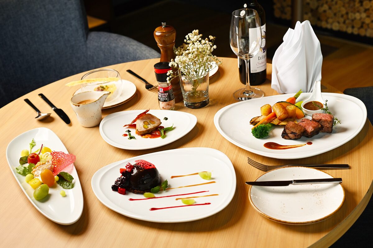 อาหารในเมนู The Grand Wine Odyssey